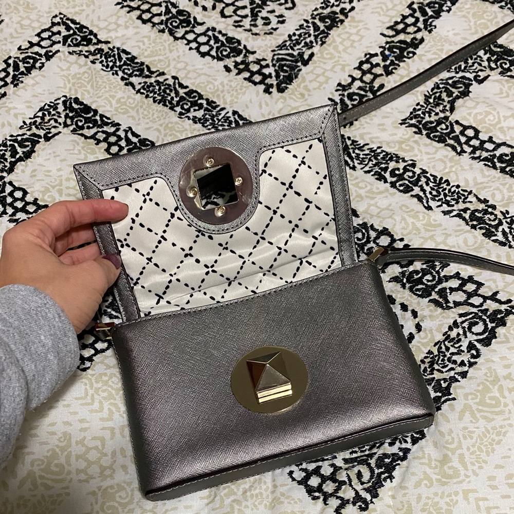 Kate Spade crossbody! - Picture 3 of 9